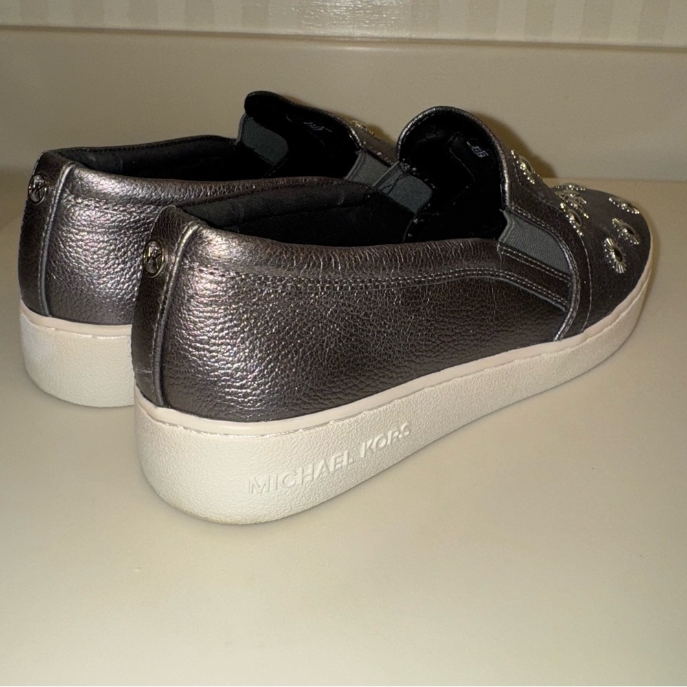 Michael Kors Gunmetal Grey Silver Studded Leo Leather Slip-On Sneakers Shoes 7 - Picture 9 of 16
